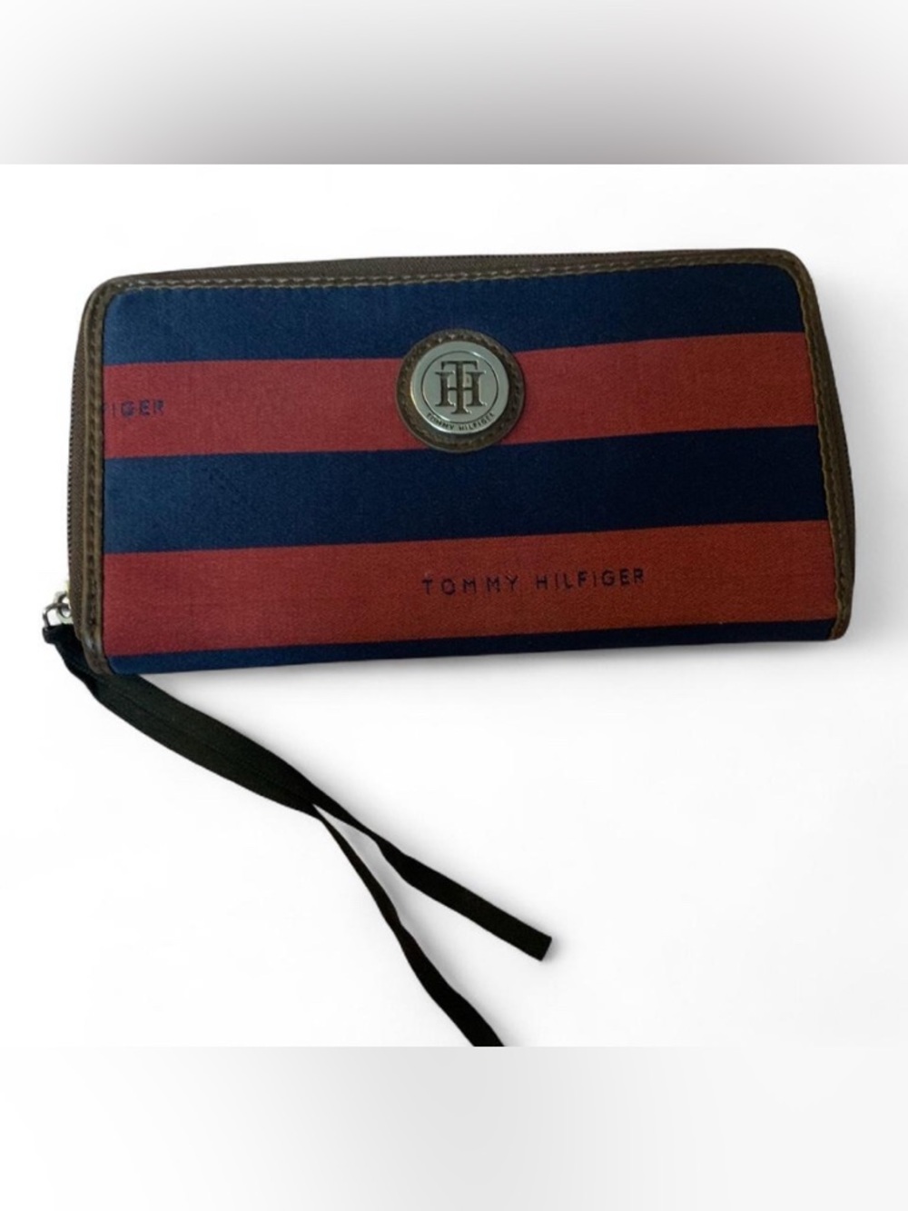 ✨ Tommy Hilfiger Preppy Nautical Stripe Zip Wallet ✨